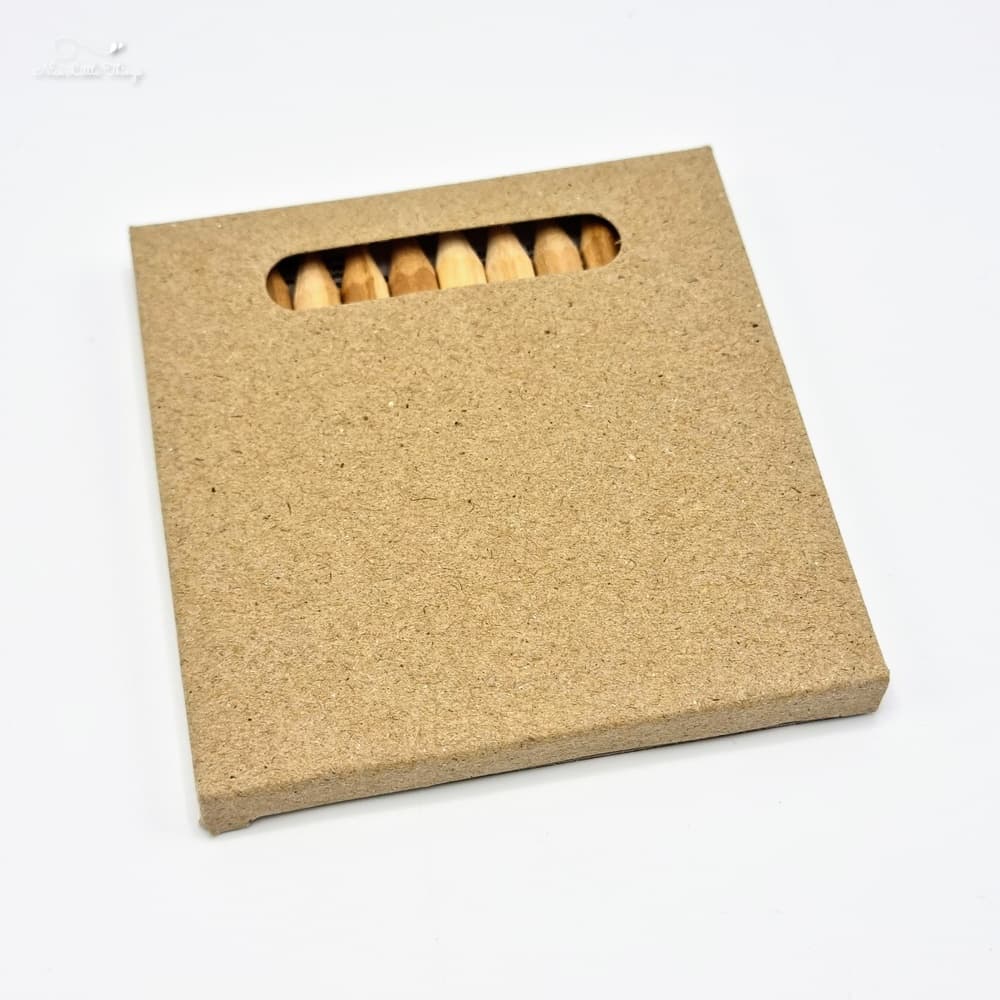 Schachtel mit Buntstiften