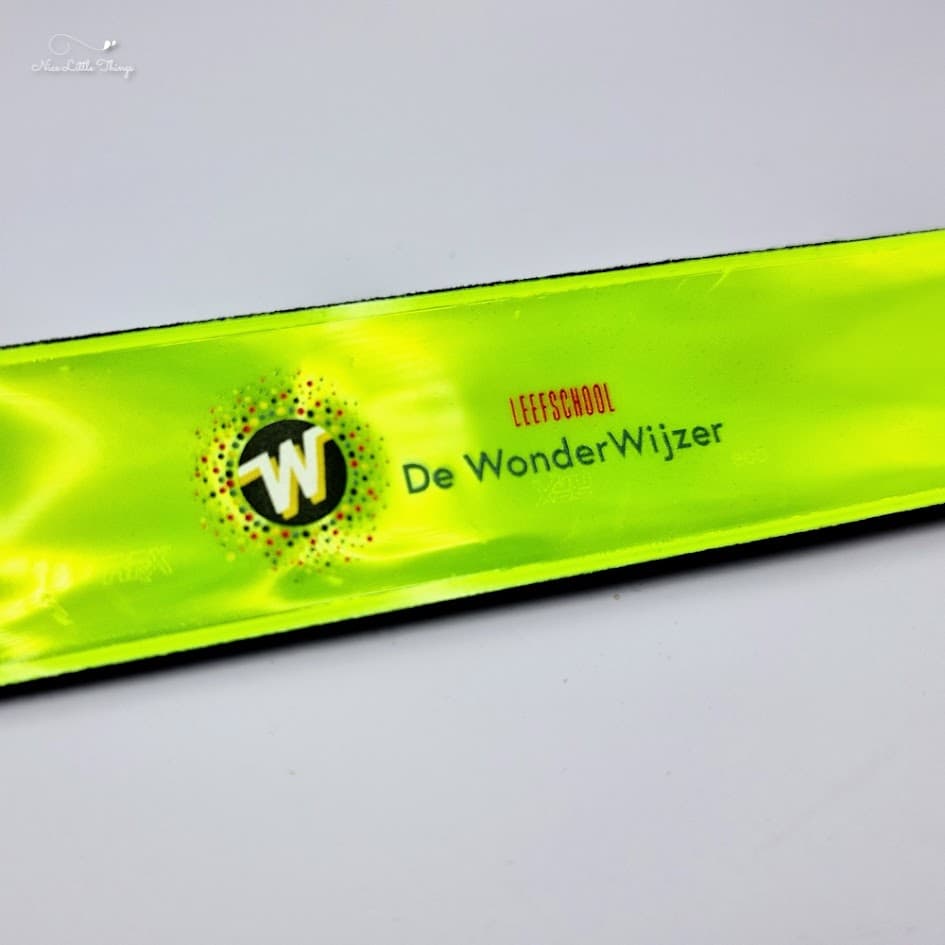 Personalisiertes Fluoreszenz-Armband - Logo