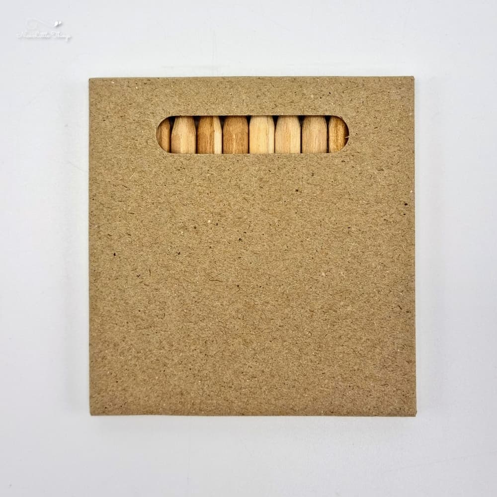 Schachtel mit Buntstiften